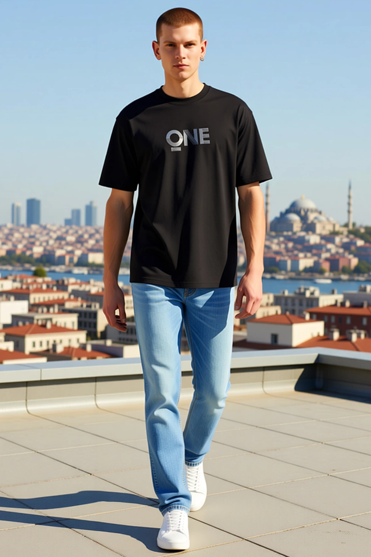 Erkek Oversize Bisiklet Yaka Çizgi Harfli ONE Yazılı Göğüs Baskılı Düşük Omuz Kısa Kollu Tişört