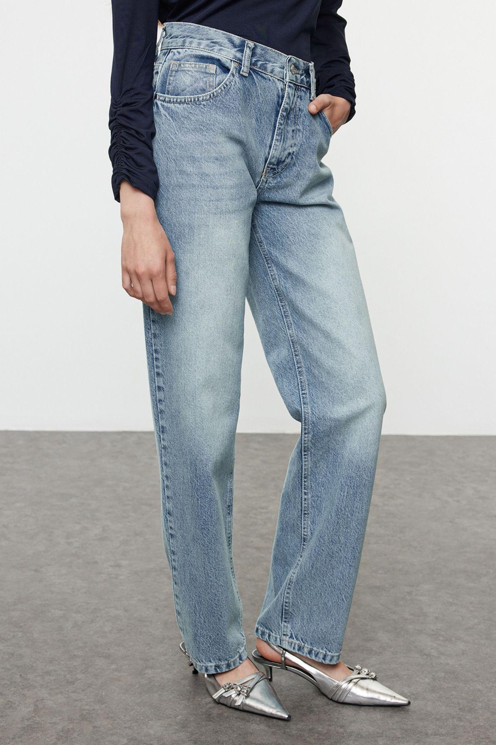 Stil Kadın Moda Denim Kot Pantolon Uzun Boru Paça Normal Bel Straight Jeans