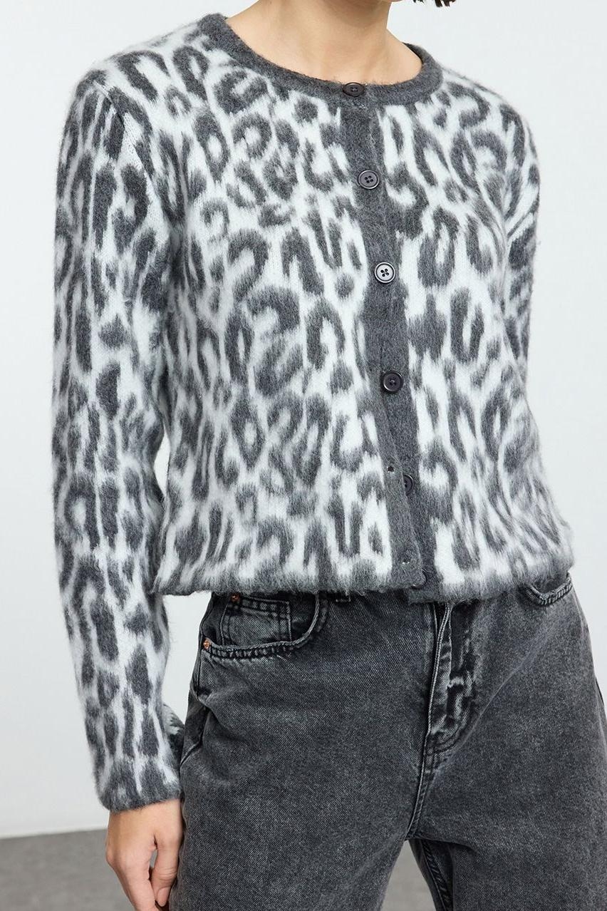 Stil Modern Kadın Regular Standart Kol Bisiklet Yaka Leopar Desenli Triko Hırka