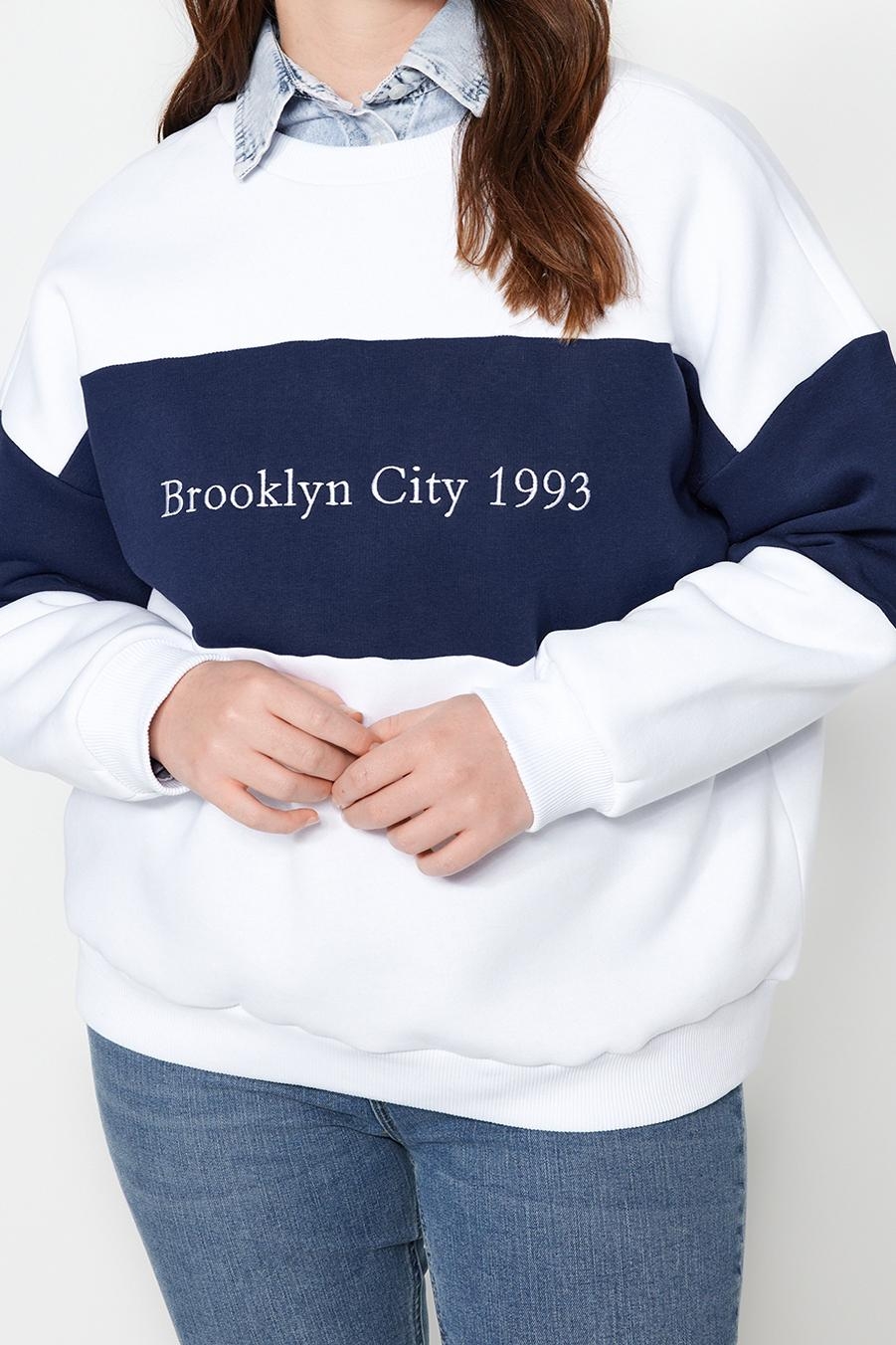 Büyük Beden Oversize Bisiklet Yaka Düşük Kol Kalın İçi Polarlı Nakış Detaylı Örme Sweatshirt