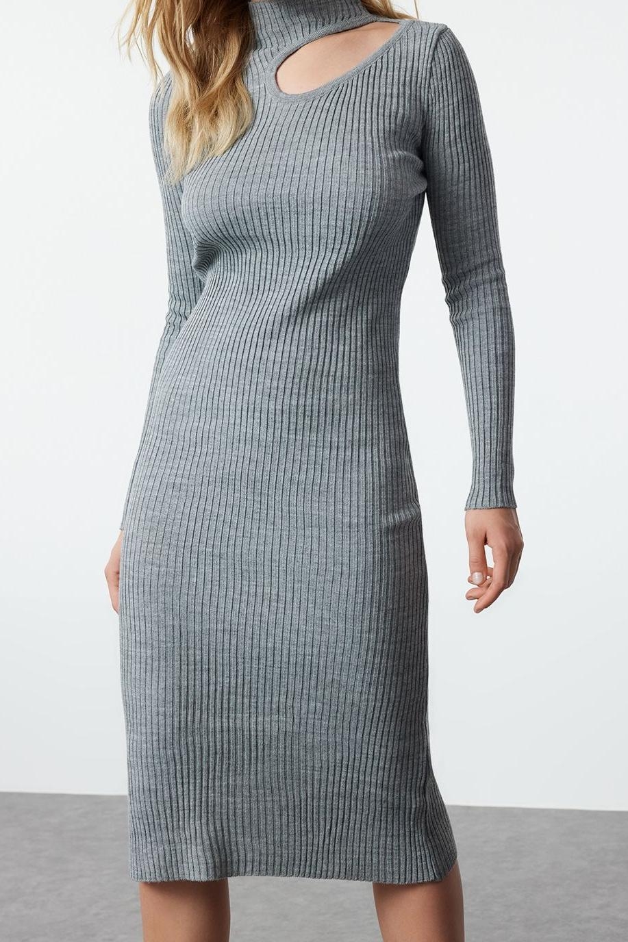 Kadın Midi Boy Bodycon Triko Elbise Fitilli Dokuma Dik Yaka Cut Out Detaylı Şık Uzun Kol Kaliteli