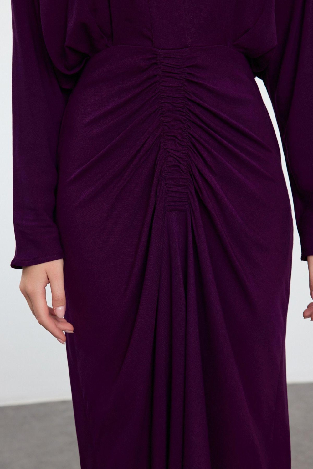 Moda Stil Fitted V Yaka Midi Boy Yaka Açıklığı Ayarlanabilir Eteği Büzgülü Dokuma Elbise