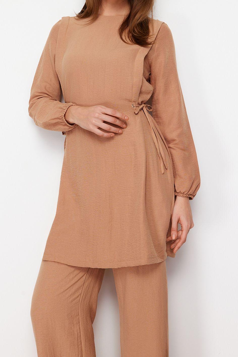 Tarz Kadın Modern Yüksek Bel Geniş Paça Camel Kuşgözü Bağlama Detaylı Aerobin Tunik-Pantolon Takım