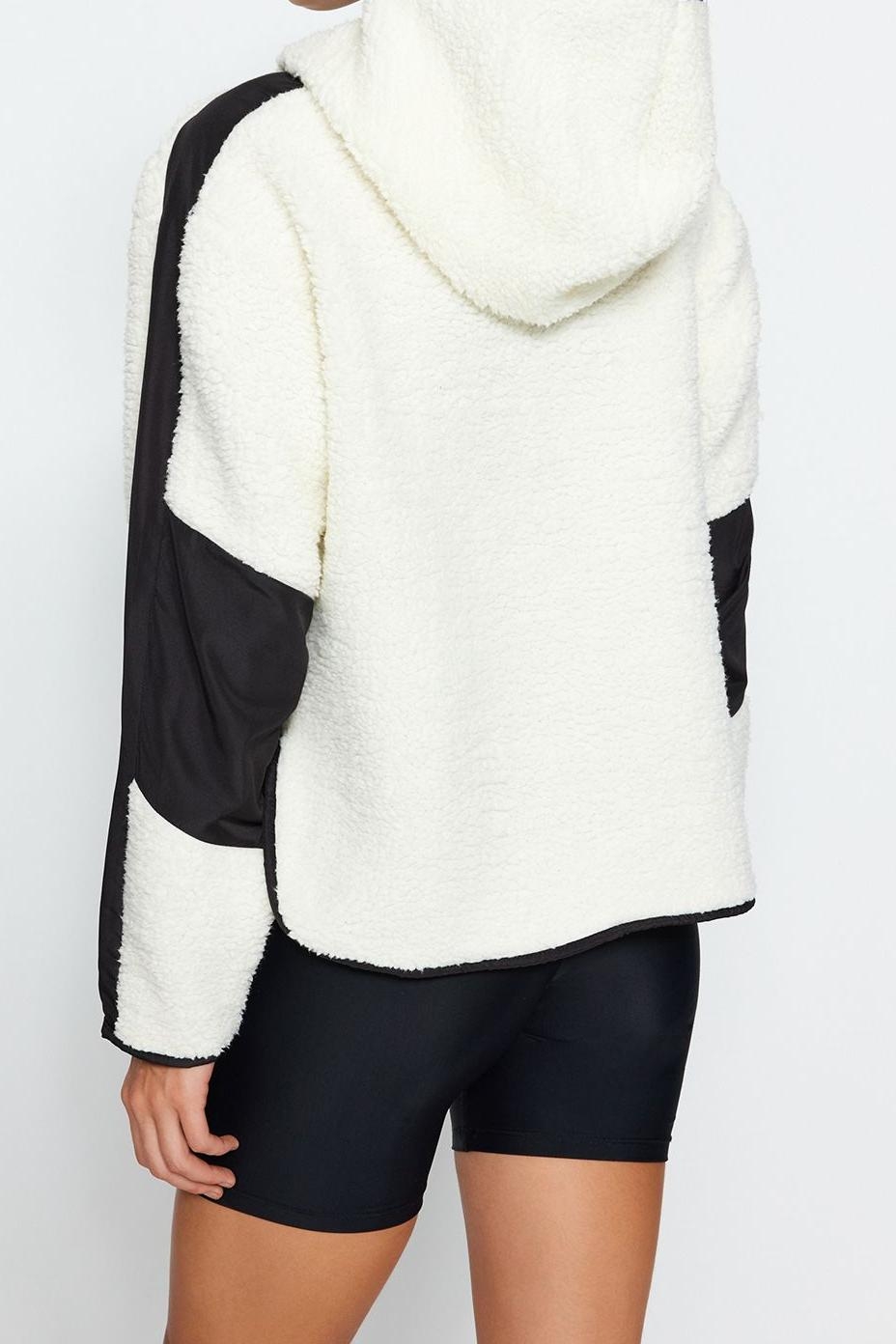 Oversize Fermuarlı Yaka Düşük Kol Paraşüt Kumaş Detaylı Peluş Geniş Kalıp Örme Spor Sweatshirt