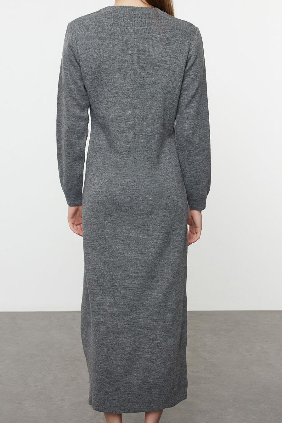 Moda Stil Fitted Bisiklet Yaka Maxi Boy Tesettür Triko Düğmeli Elbise