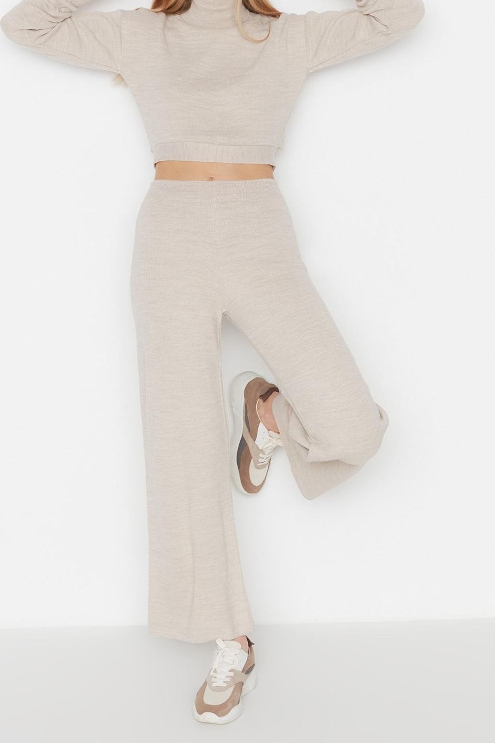 Tarz Kadın Modern Moda Normal Bel Geniş Paça Balıkçı Yaka Bağlama Detaylı Crop Triko Alt-Üst Takım