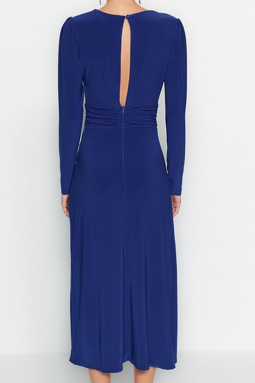 Moda Stil Fitted Bisiklet Yaka Midi Boy Vücuda Oturan Cut Out Pencere Detaylı Şık Abiye Elbise