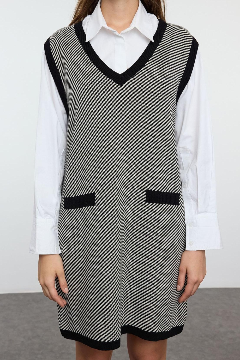 Moda Stil Regular V Yaka Mini Boy Triko Renk Bloklu Elbise