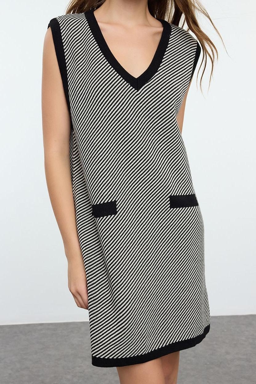 Moda Stil Regular V Yaka Mini Boy Triko Renk Bloklu Elbise
