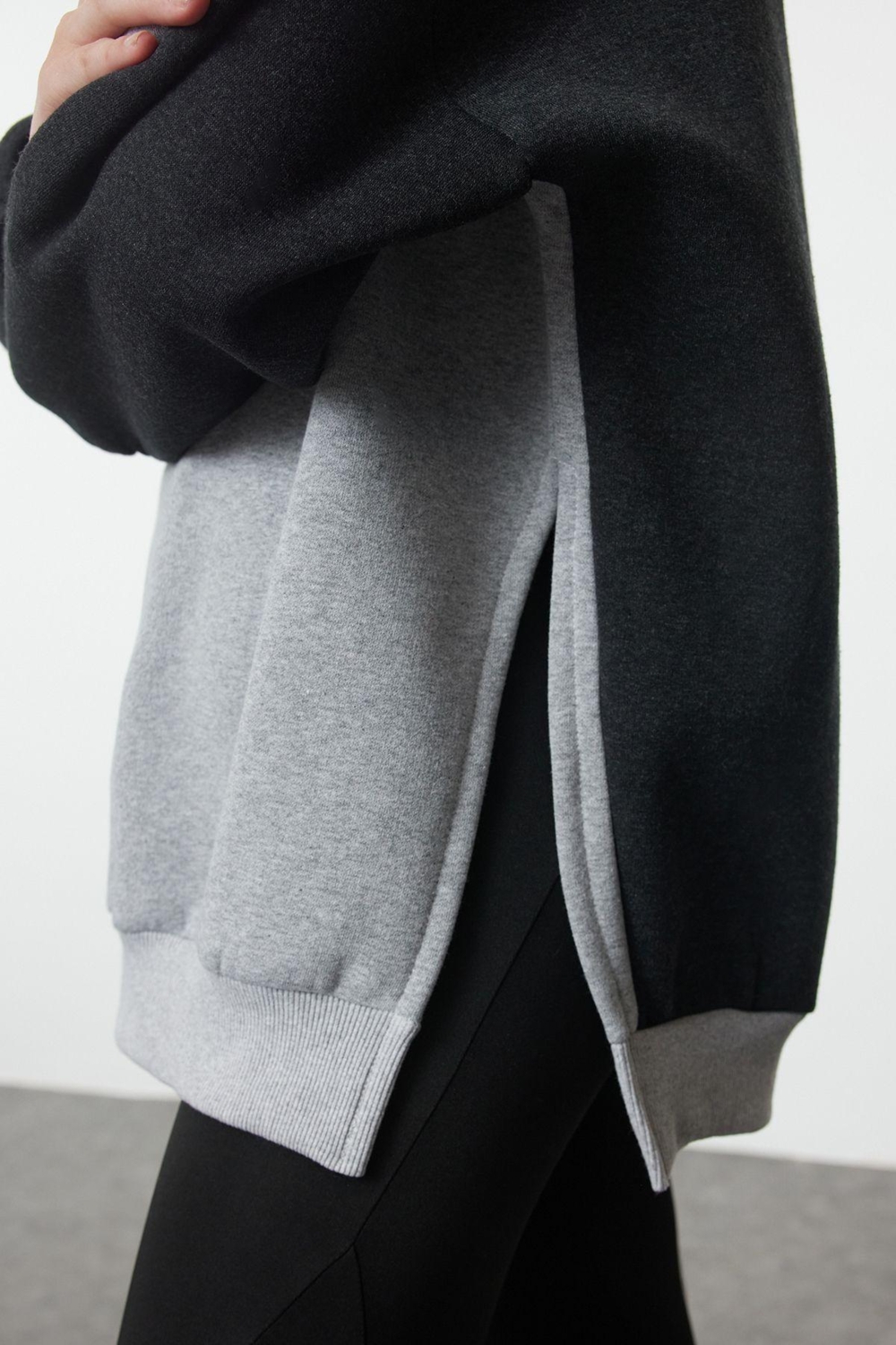Tarz Oversize Kapüşonlu Düşük Kol Uzun Geniş Kalıp İçi Polarlı Örme Spor Sweatshirt