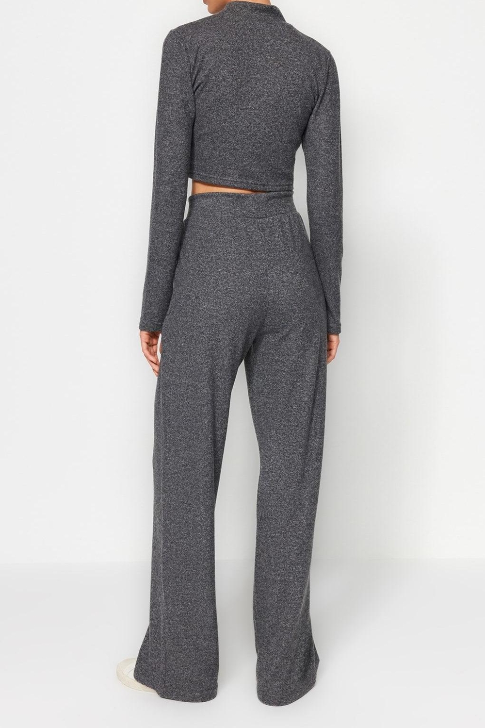 Tarz Kadın Yüksek Bel Dik Yaka Dik Yaka Yumoş Crop ve Wide Leg Örme Alt-Üst Takım