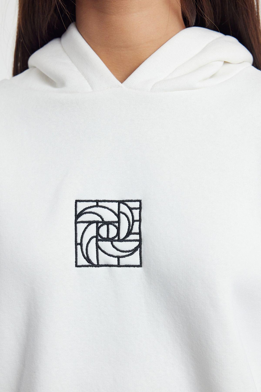 Tarz Bol Kapüşonlu Düşük Kol Uzun Geniş Kalıp Nakışlı Kalın İçi Polarlı Örme Sweatshirt