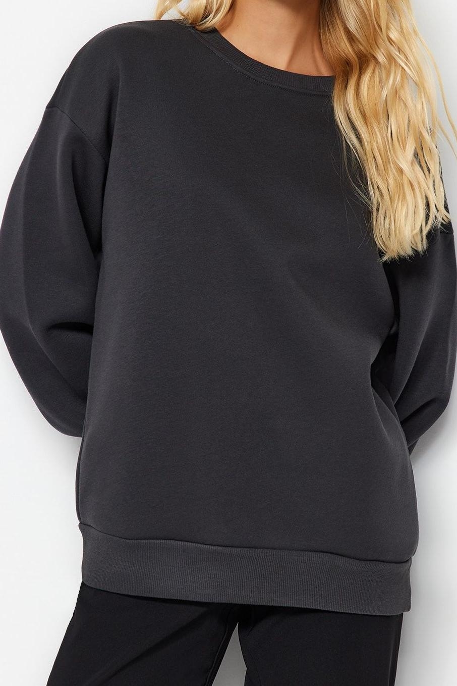Tarz Oversize Bisiklet Yaka Düşük Kol Uzun Rahat Kesim Basic Kalın İçi polarlı Örme Sweatshirt