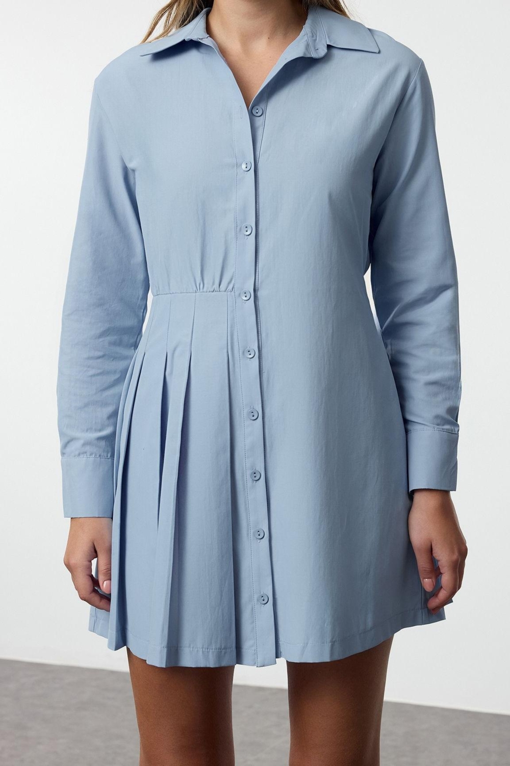 Moda Stil Regular Gömlek Yaka Mini Boy Pili Detaylı Düz Dokuma Gömlek Elbise