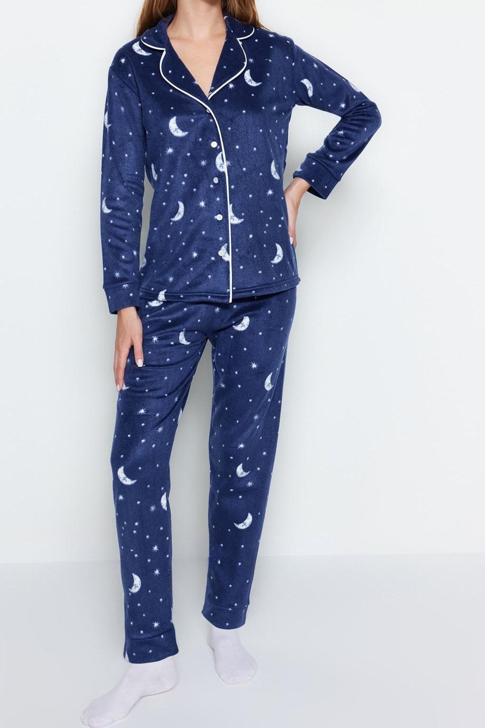 Tarz Rahat Uzun Kollu Boru Paça Ay Desenli Polar Kışlık Örme Pijama Takımı
