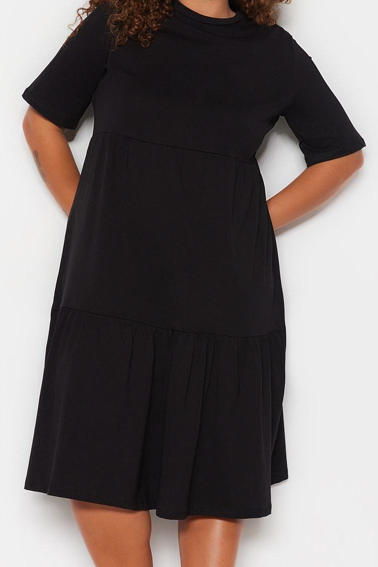 Moda Stil Relaxed Bisiklet Yaka Midi Boy Büyük Beden Volanlı %100 Pamuk Örme Elbise