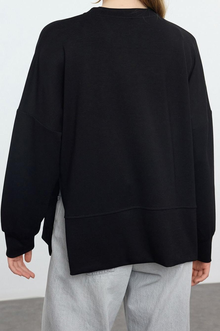 Tarz Bol Bisiklet Yaka Düşük Kol Uzun Geniş Kesim Yırtmaçlı Yumuşak Tuşeli Örme Sweatshirt