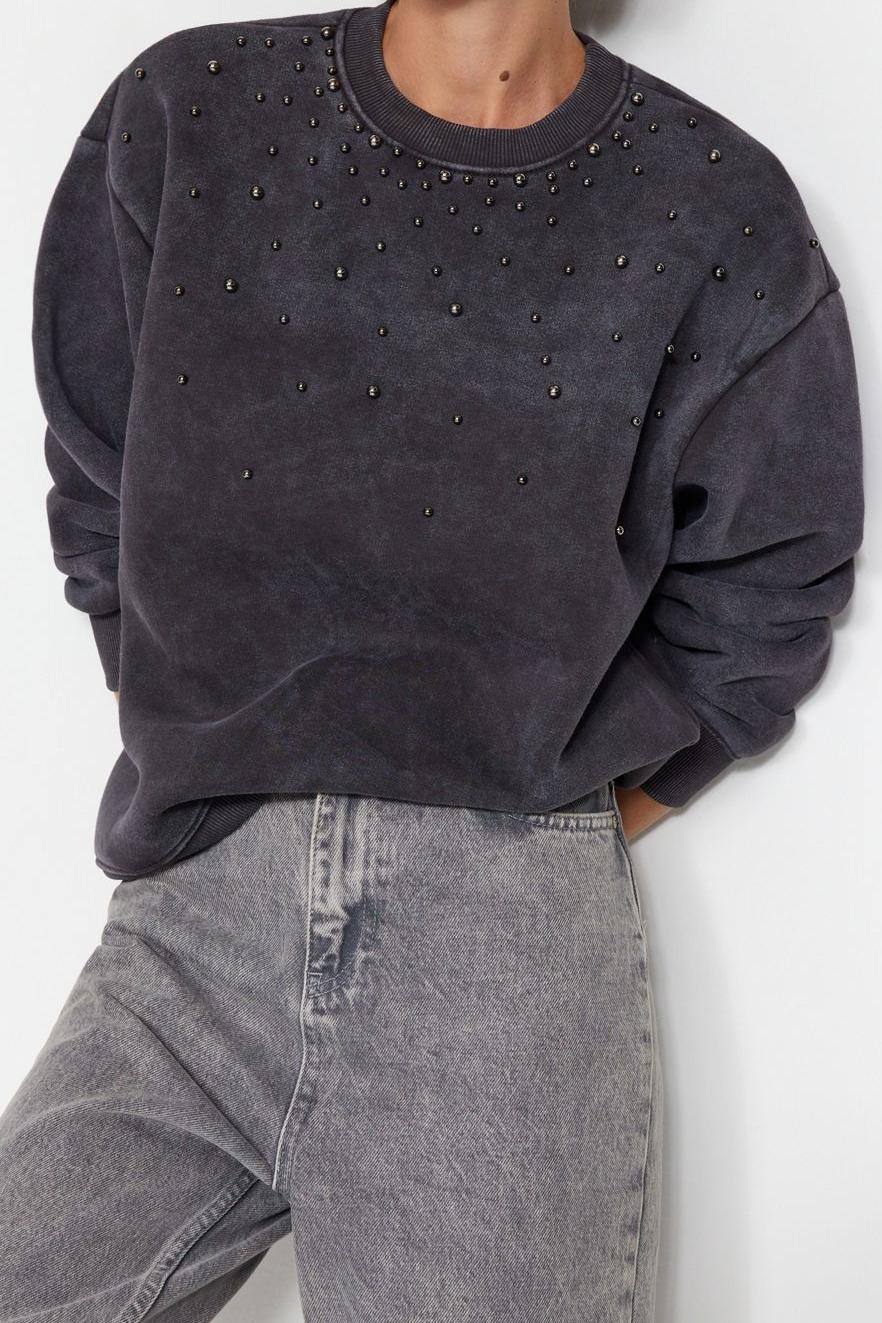 Regular Bisiklet Yaka Düşük Kol Regular Eskitme Kalın Polarlı İnci Detaylı Örme Sweatshirt