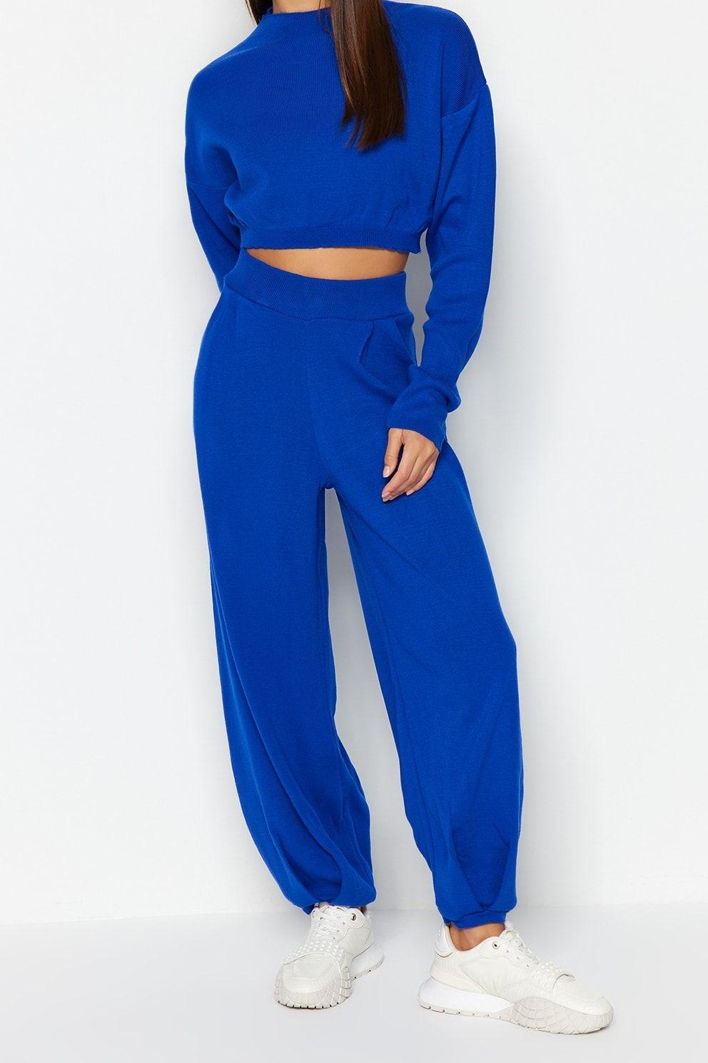 Tarz Kadın Normal Bel Boru Paça Yarım Balıkçı Yaka Süper Crop Jogger Pantolonlu Triko Alt-Üst Takım