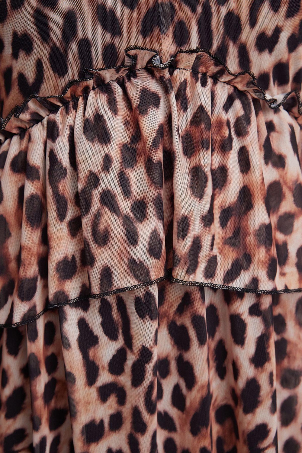 Moda Relaxed V Yaka Mini Boy Leopar Baskılı Fırfır Detaylı A Line Çan Kesim Balon Kol Örme Elbise
