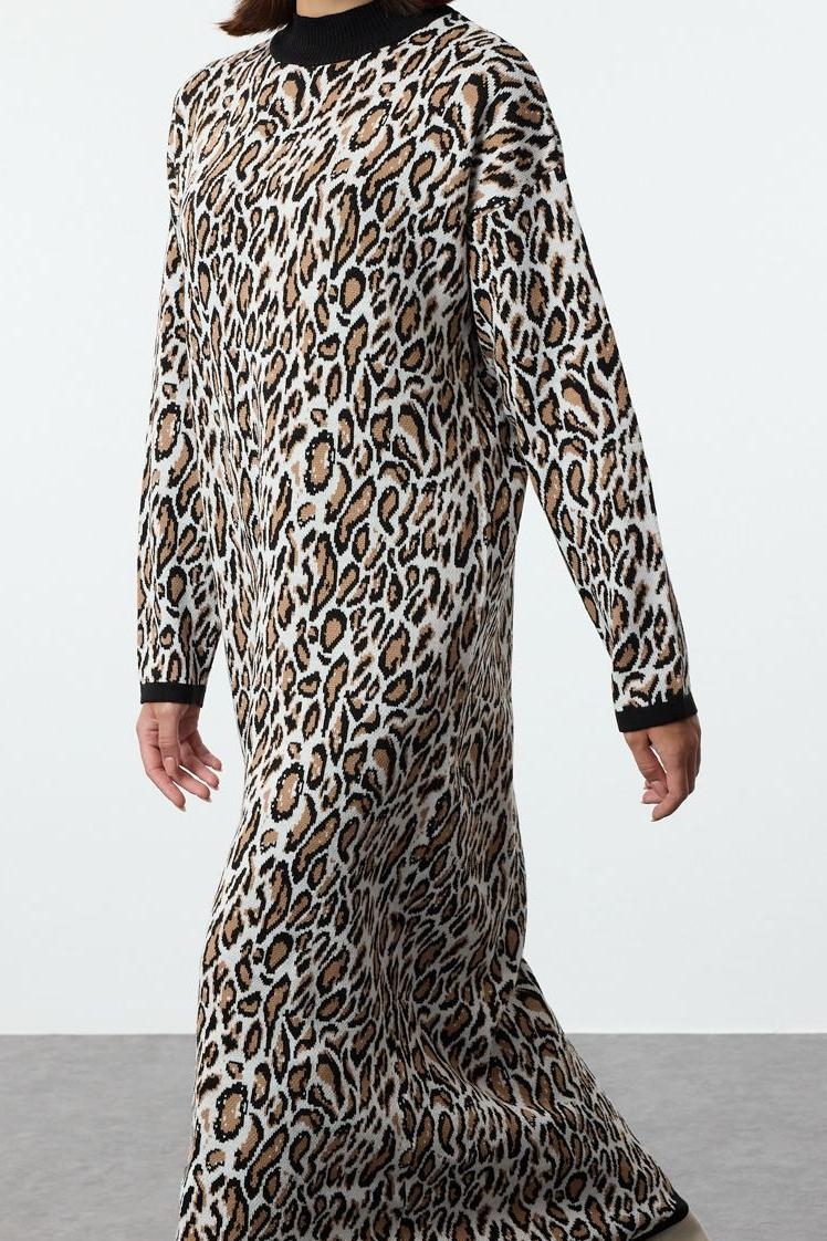 Moda Stil Regular Dik Yaka Maxi Boy Tesettür Leopar Desenli Triko Elbise