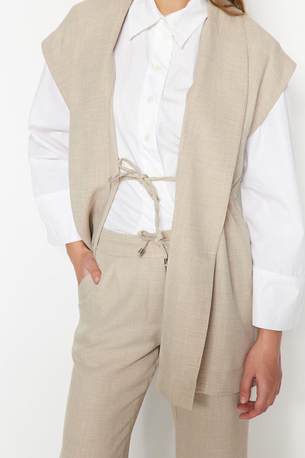 Tarz Kadın Yüksek Bel Boru Paça Ceket Yaka İçten Bağlamalı Keten Görünümlü Kimono-Pantolon Takım