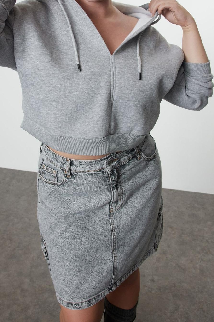 Büyük Beden Kapüşonlu Düşük Kol Crop Kalın Polarlı V Yaka Rahat Kesim Crop Örme Sweatshirt