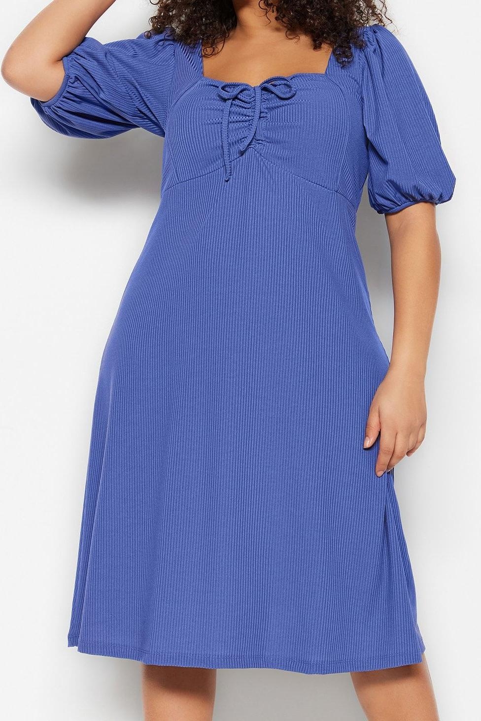Moda Stil Relaxed Kalp Yaka Midi Boy Büyük Beden Örme Elbise