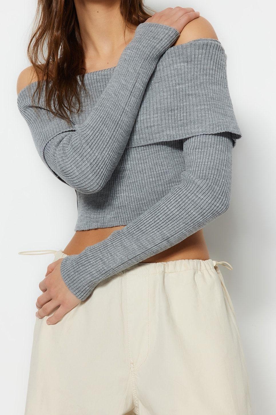 Kadınlara Özel Basic Fitted Kesim Uzun Kollu Crop Akrilik Triko Carmen Yaka Kazak Kaliteli