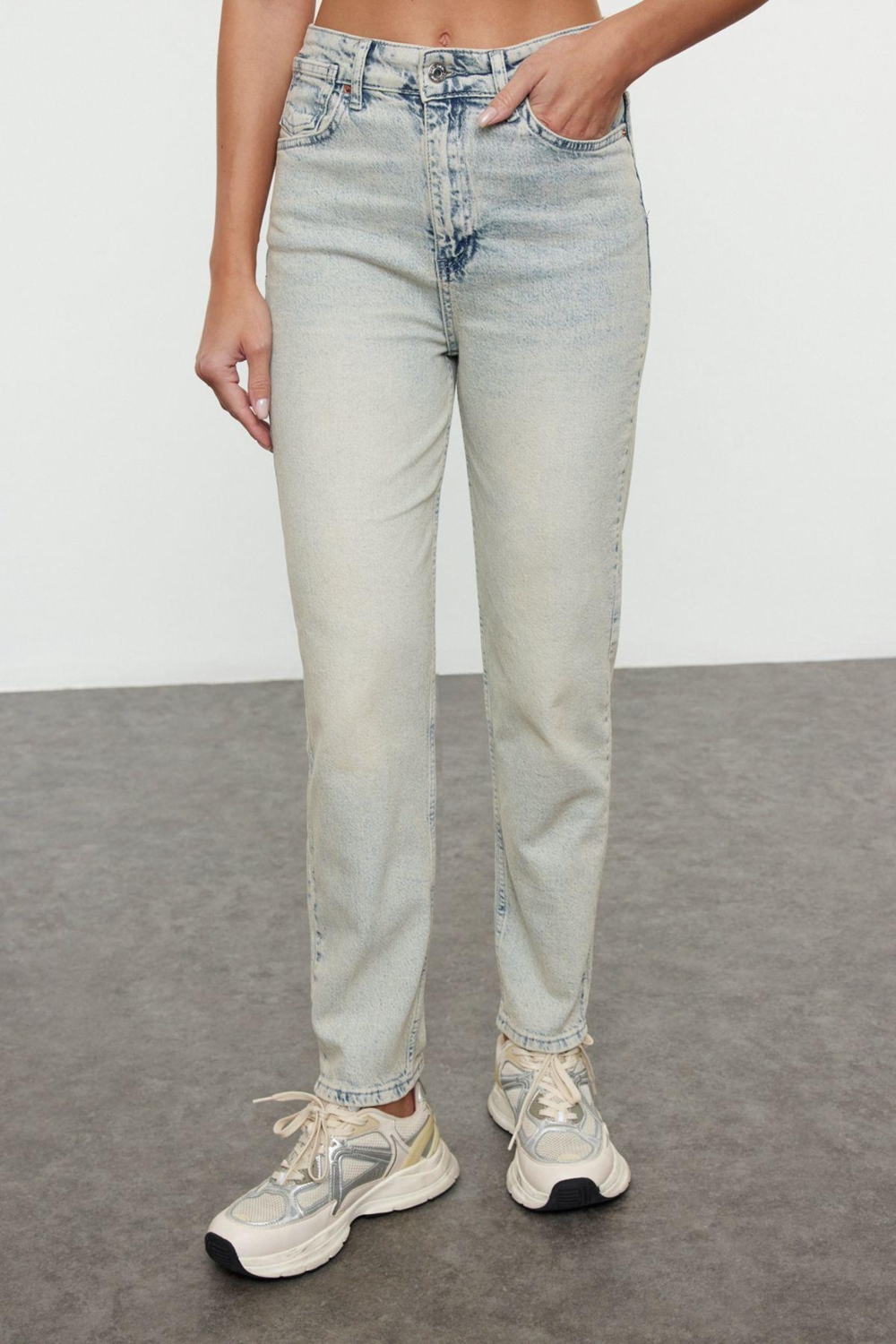 Stil Kadın Moda Denim Kot Pantolon Uzun Boru Paça Yüksek Bel Comfort Mom Jeans