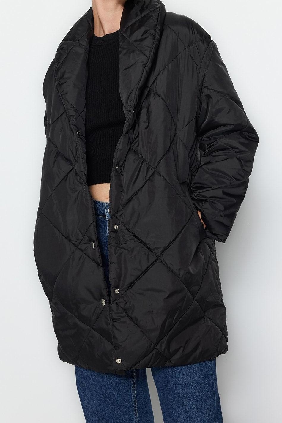 Tasarım Düz Astarlı Yaka Midi Oversize Ceket Kadın Oversize Kapitone Şişme Mont