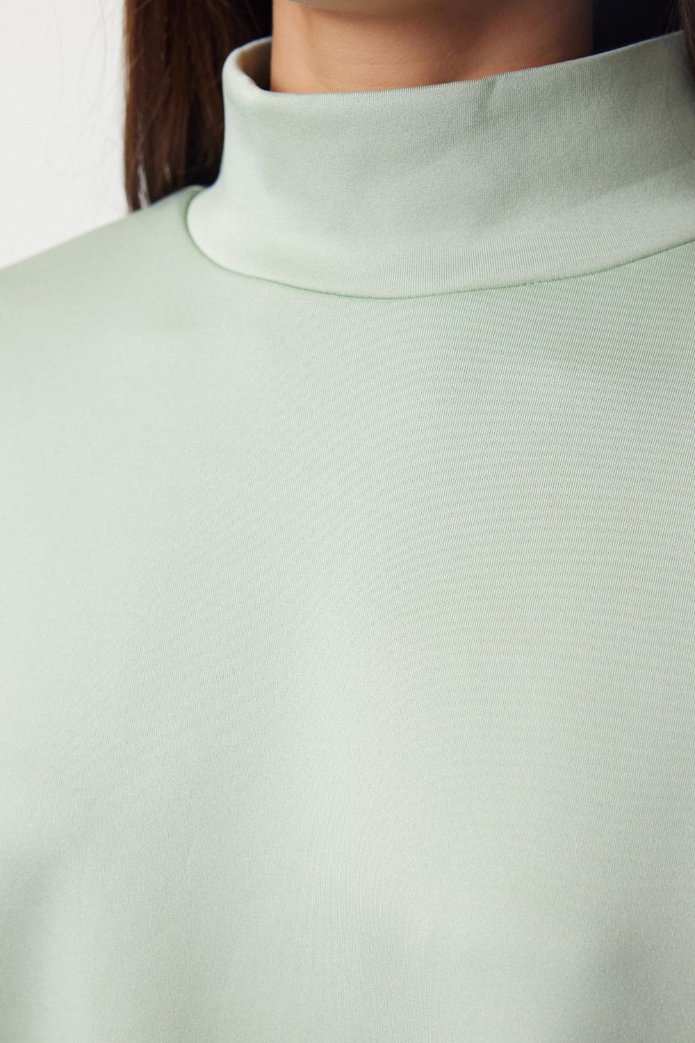 Tarz Oversize Dik Yaka Düşük Kol Uzun Geniş Kalıp Truvakar Kol Örme Sweatshirt