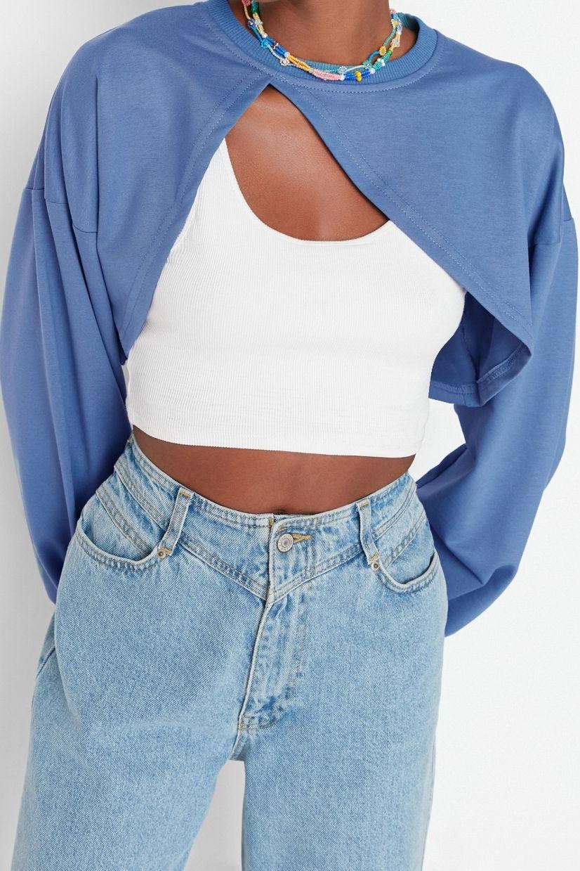 Tarz Crop Bisiklet Yaka Düşük Kol Crop Asimetrik Super Crop İnce Örme Sweatshirt