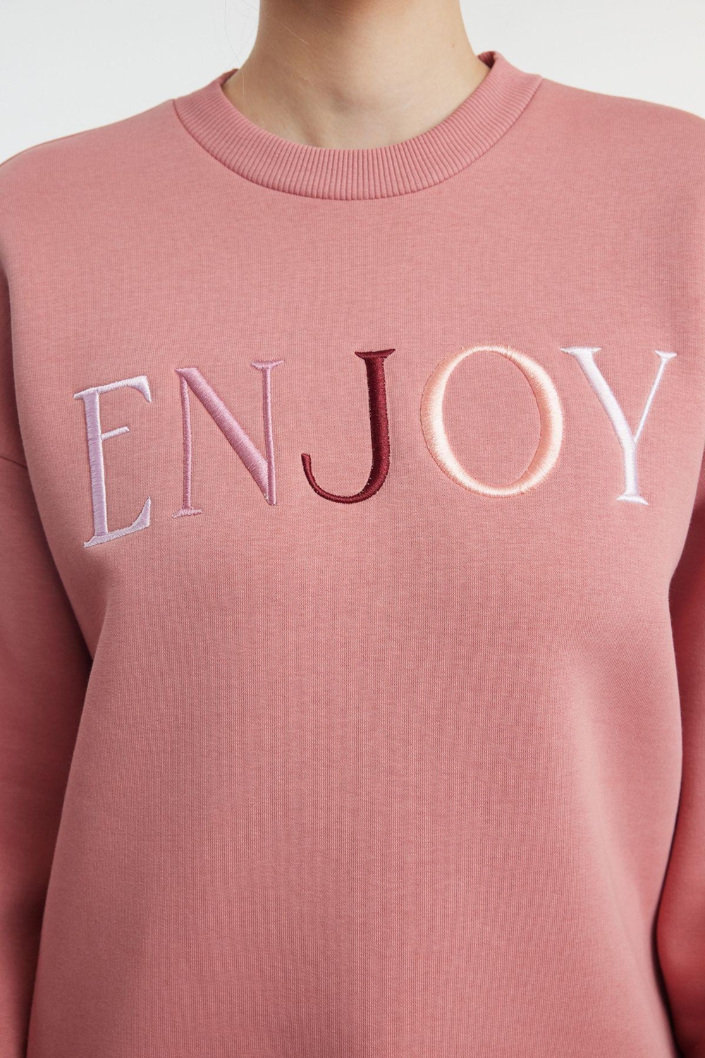 Regular Bisiklet Yaka Düşük Kol Standart Slogan Nakış Detaylı Normal Kalıp Örme Sweatshirt