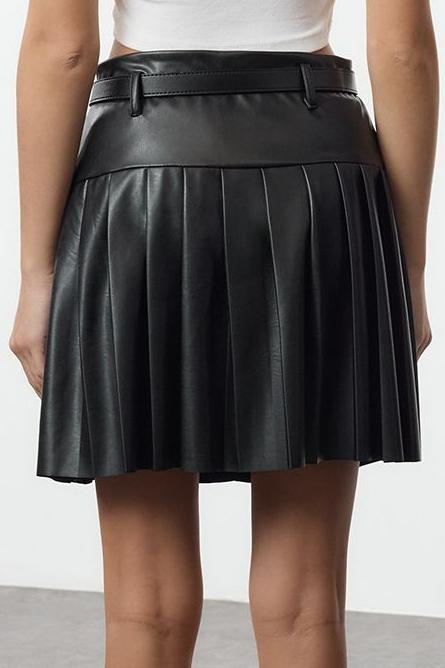 Modern Tarz Astarsız Örme Standart Boy Piliseli Kemer Detaylı Mini Etek