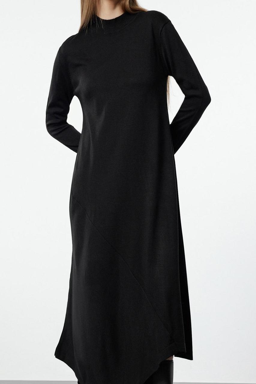 Moda Stil Fitted Dik Yaka Maxi Boy Tesettür Asimetrik Kesim Triko Elbise