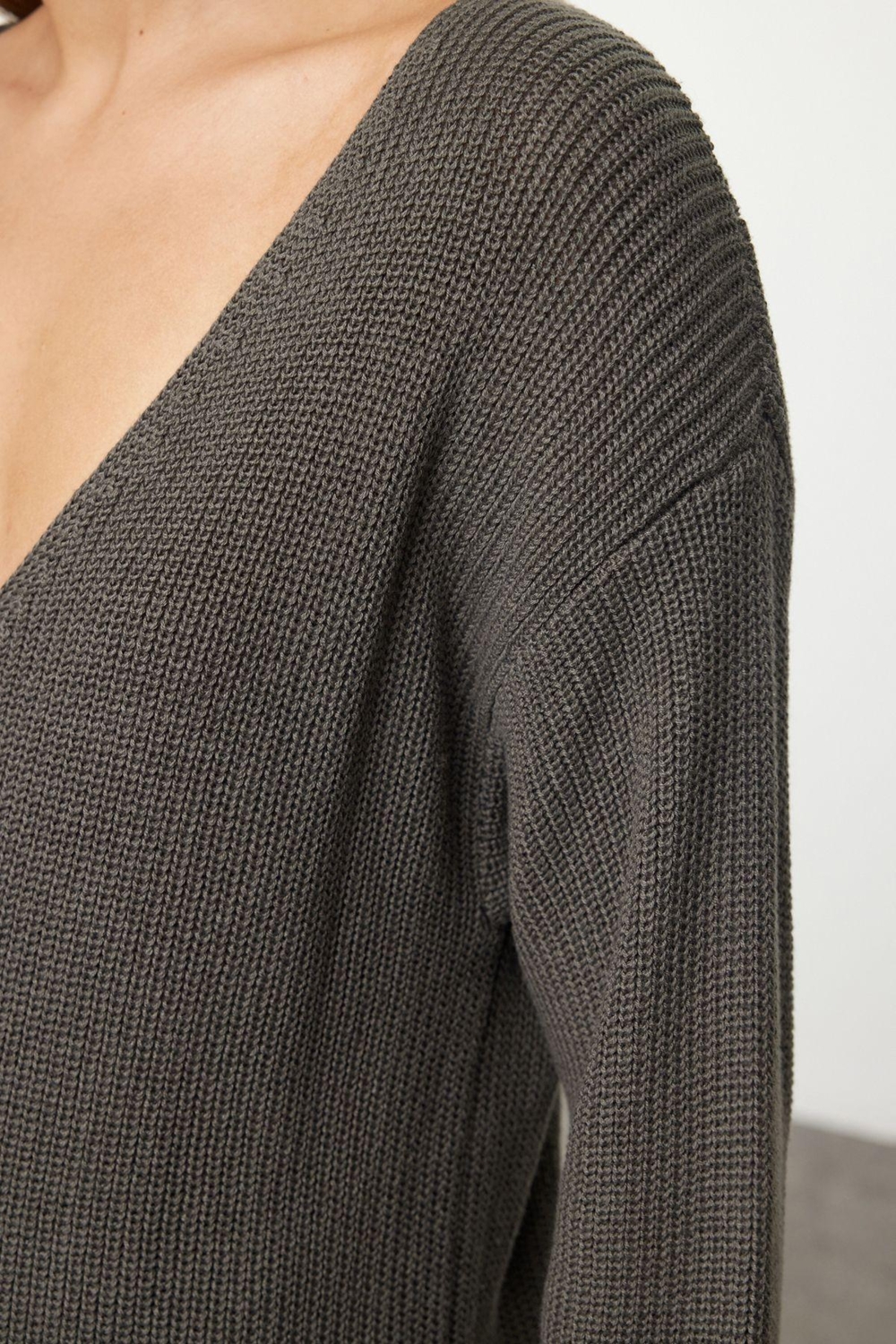 Stil Modern Kadın Regular Standart Kol V Yaka Geniş Kalıp Basic Triko Kazak