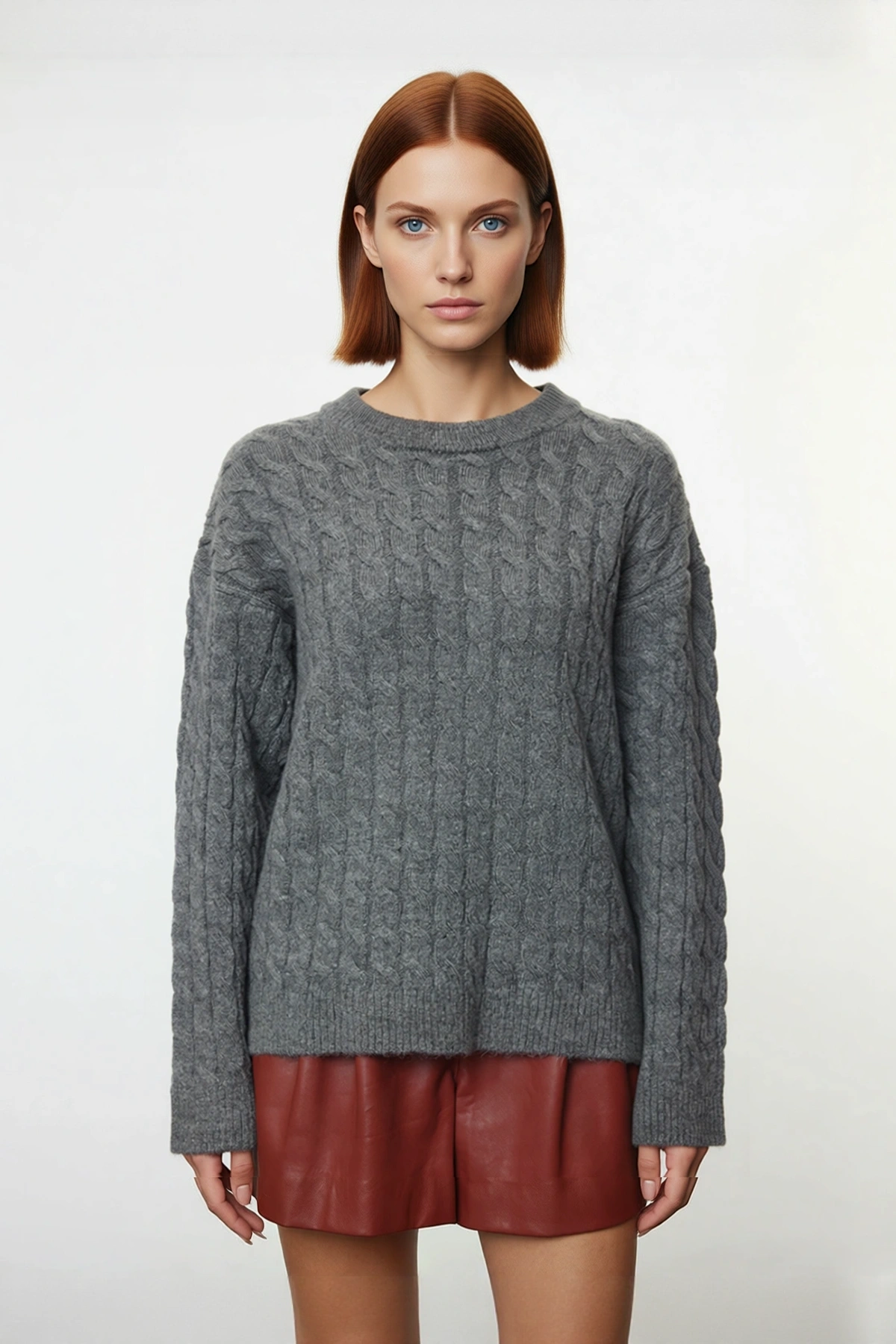 Kadınlar İçin Antrasit Gri Regular Kalıp Saç Örgü Triko Kazak Kış Günleri İdeal Seçim