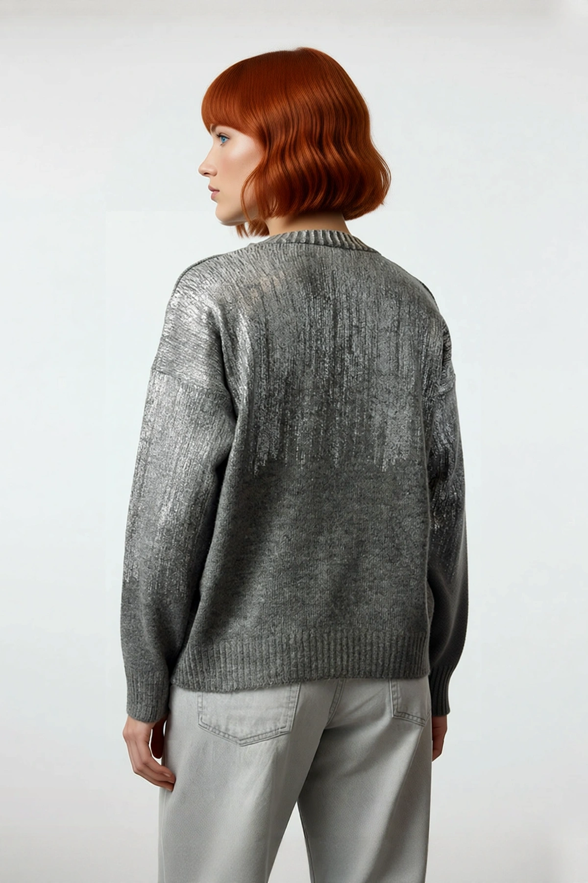 Kadın Oversize Basic Bisiklet Yaka Uzun Kollu Gri Triko Kazak Metalik Dokusuyla Şıklığı Yakala