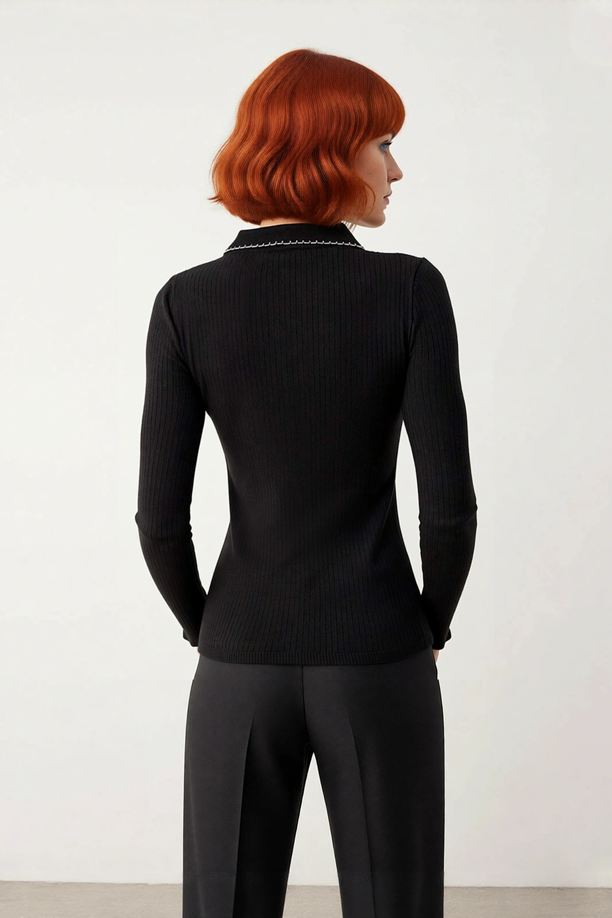 Kadın Polo Yaka Fitted Triko Kazak Uzun Kollu Şık ve Modern Tasarımıyla Günlük Kombinler İçin İdeal