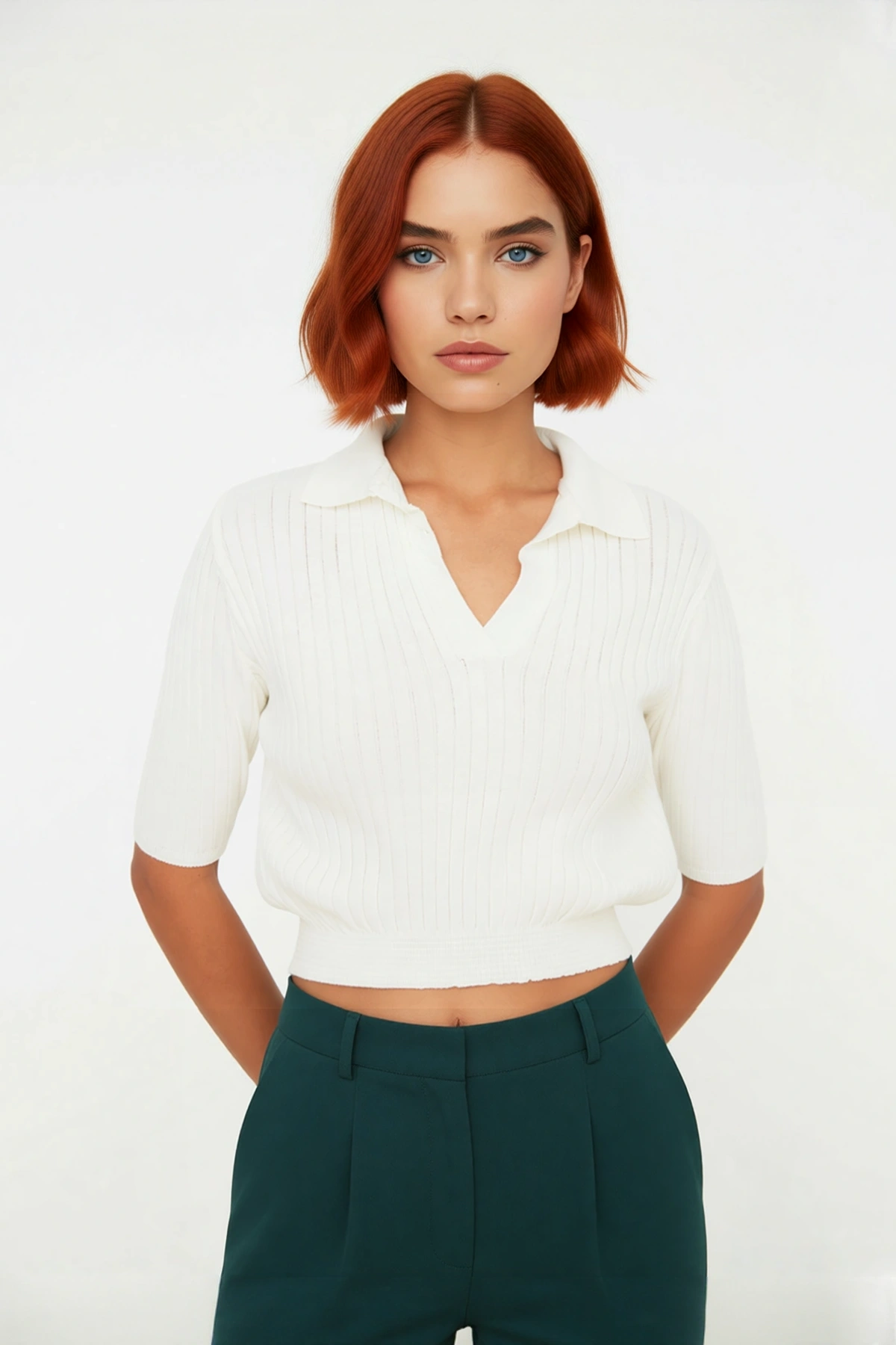 Kadın Ekru Regular Kalıp Polo Yaka Kısa Kollu Fitilli Triko Crop Bluz Günlük Kombinler İçin Şık