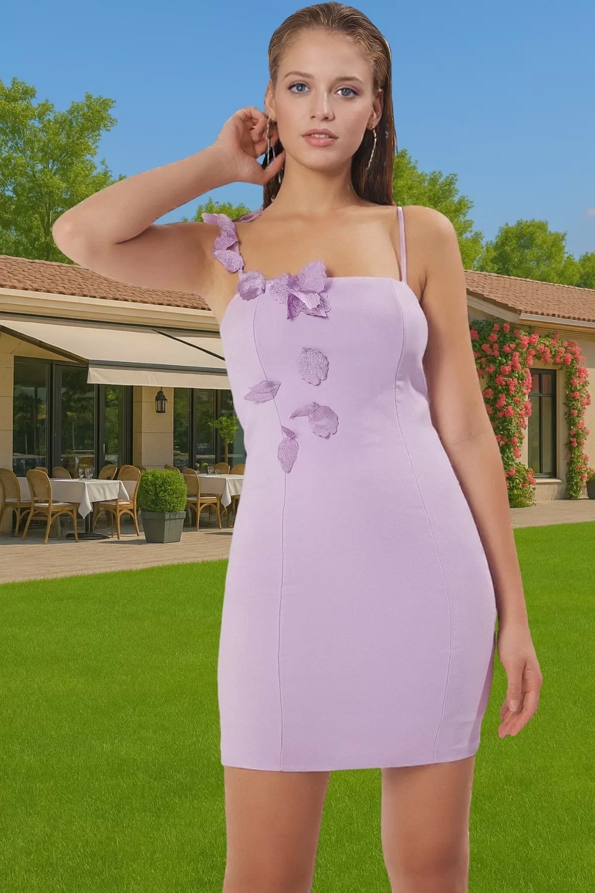 Kadın Mini Abiye Elbise Çiçek Aplike Detaylı Shift Kalıp Yazlık Yaz Aylarının Vazgeçilmezi