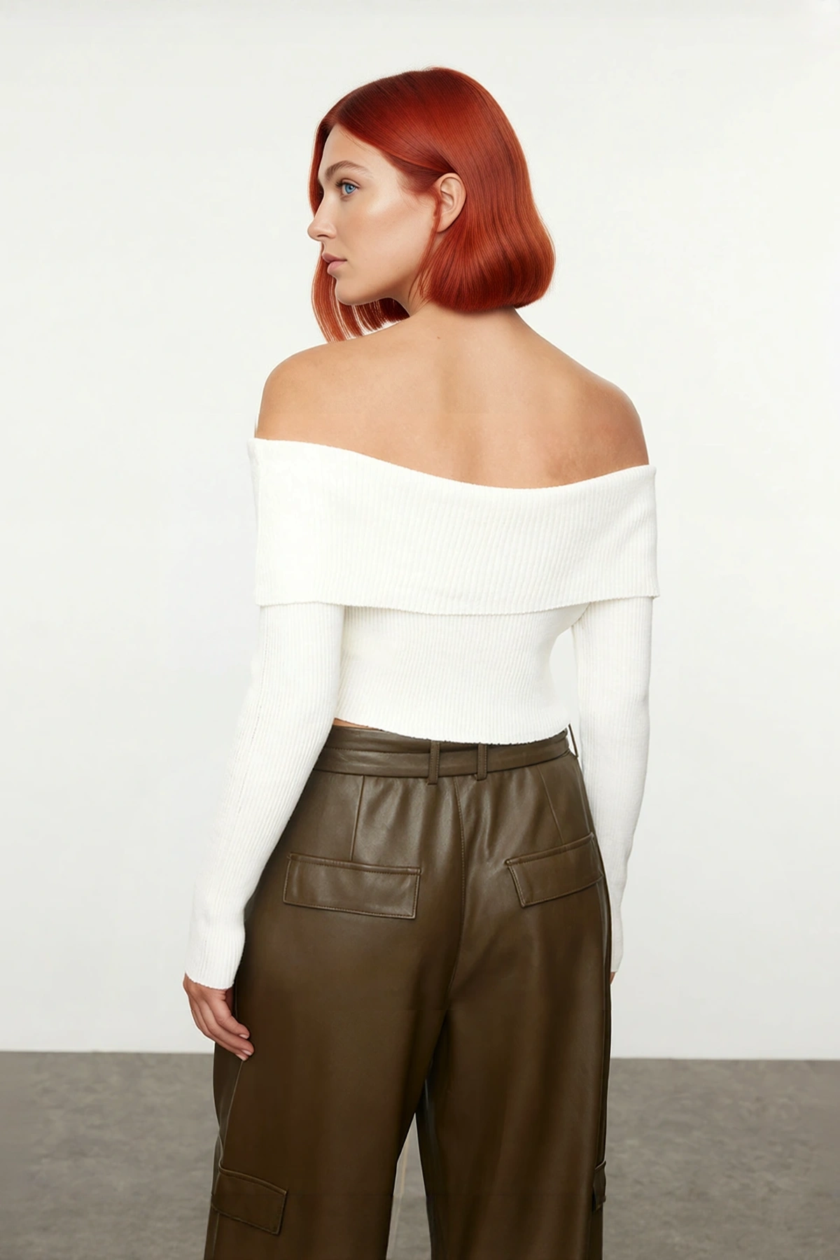 Kadın Ekru Carmen Yaka Fitted Crop Triko Kazak İlkbahar Sonbahar İçin Şık Ve Basic Tasarım
