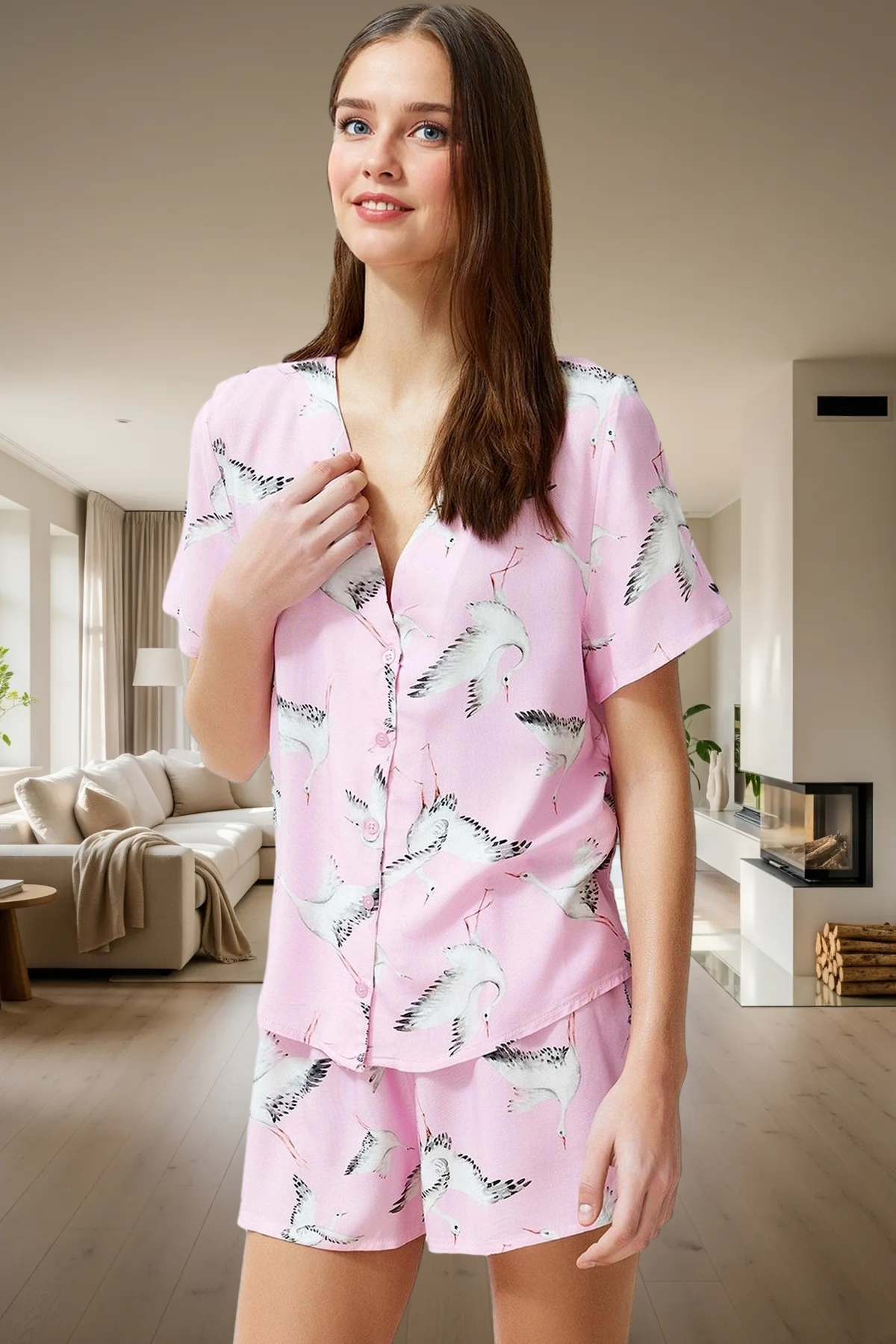 Kadın Leylek Desenli Viskon Pijama Takımı Şortlu Düğmeli Regular Kalıp Yazlık Rahat Ve Şık Görünüm