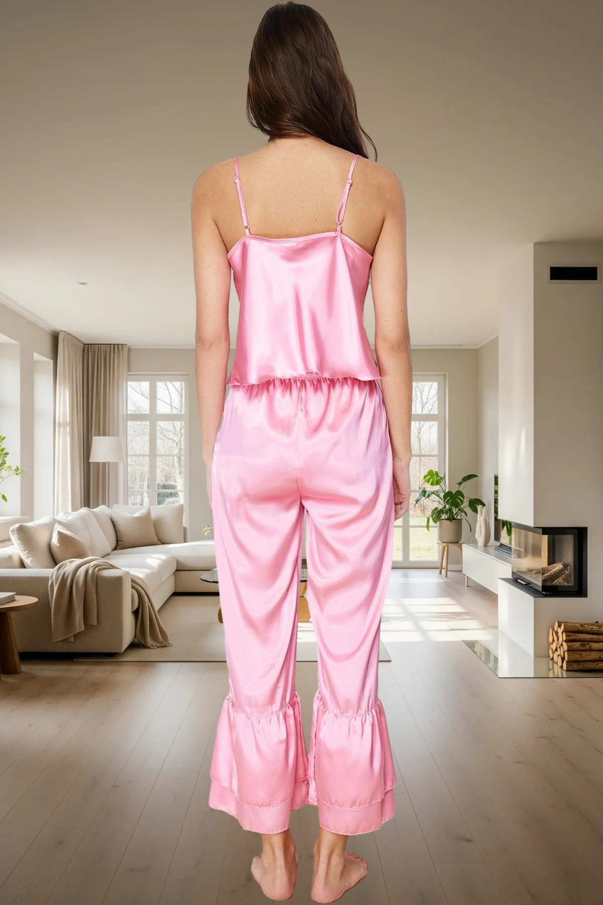Kadın Saten Pijama Takımı İnce Askılı Volanlı Atlet Kapri Profesyonel Görünüm Özenle Seçilmiş
