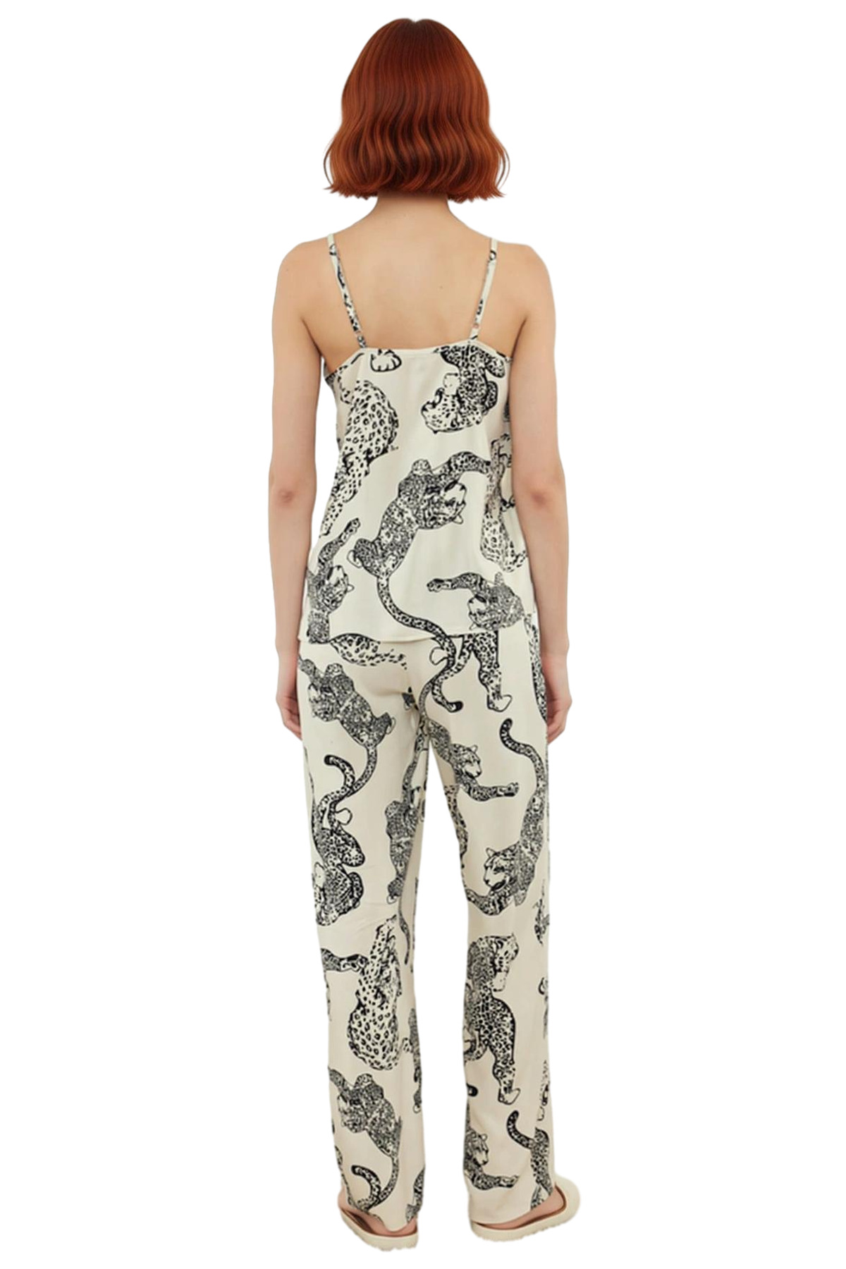Kadın V Yaka İnce Askılı Kaplan Desenli Viskoz Pijama Takımı Modern Stil Şık Görünüm Seçkin Malzeme