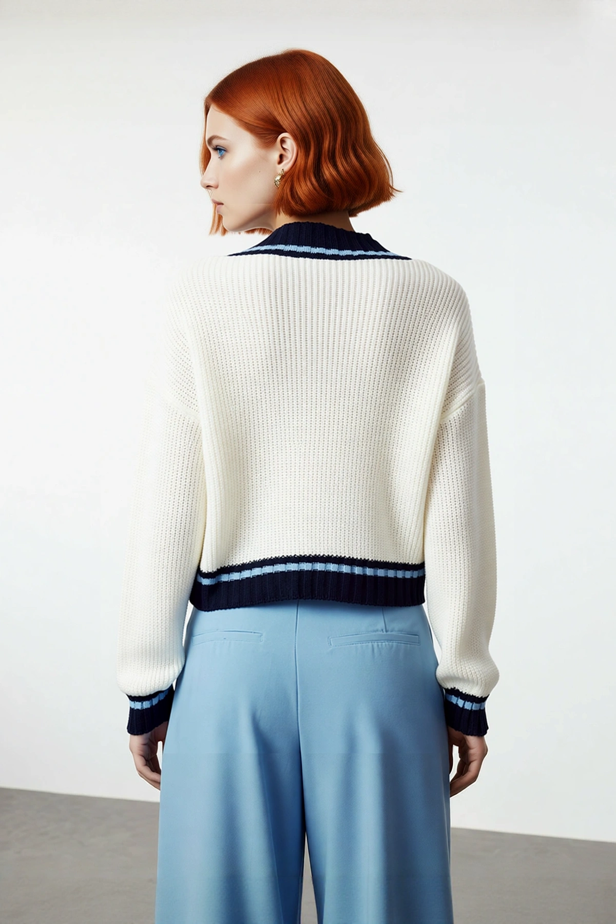 Kadın Oversize V Yaka Renk Bloklu Triko Kazak Soğuk Havalar İçin Basic Crop Uzun Kol Stil.