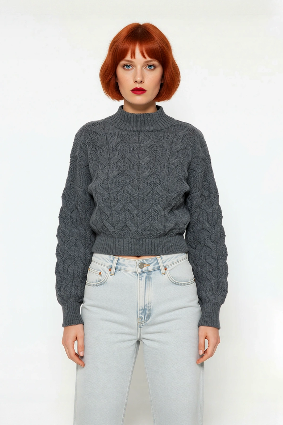 Kadın Oversize Saç Örgü Dik Yaka Triko Crop Kazak Kış Günleri İçin Konforlu Ve Şık Tasarım