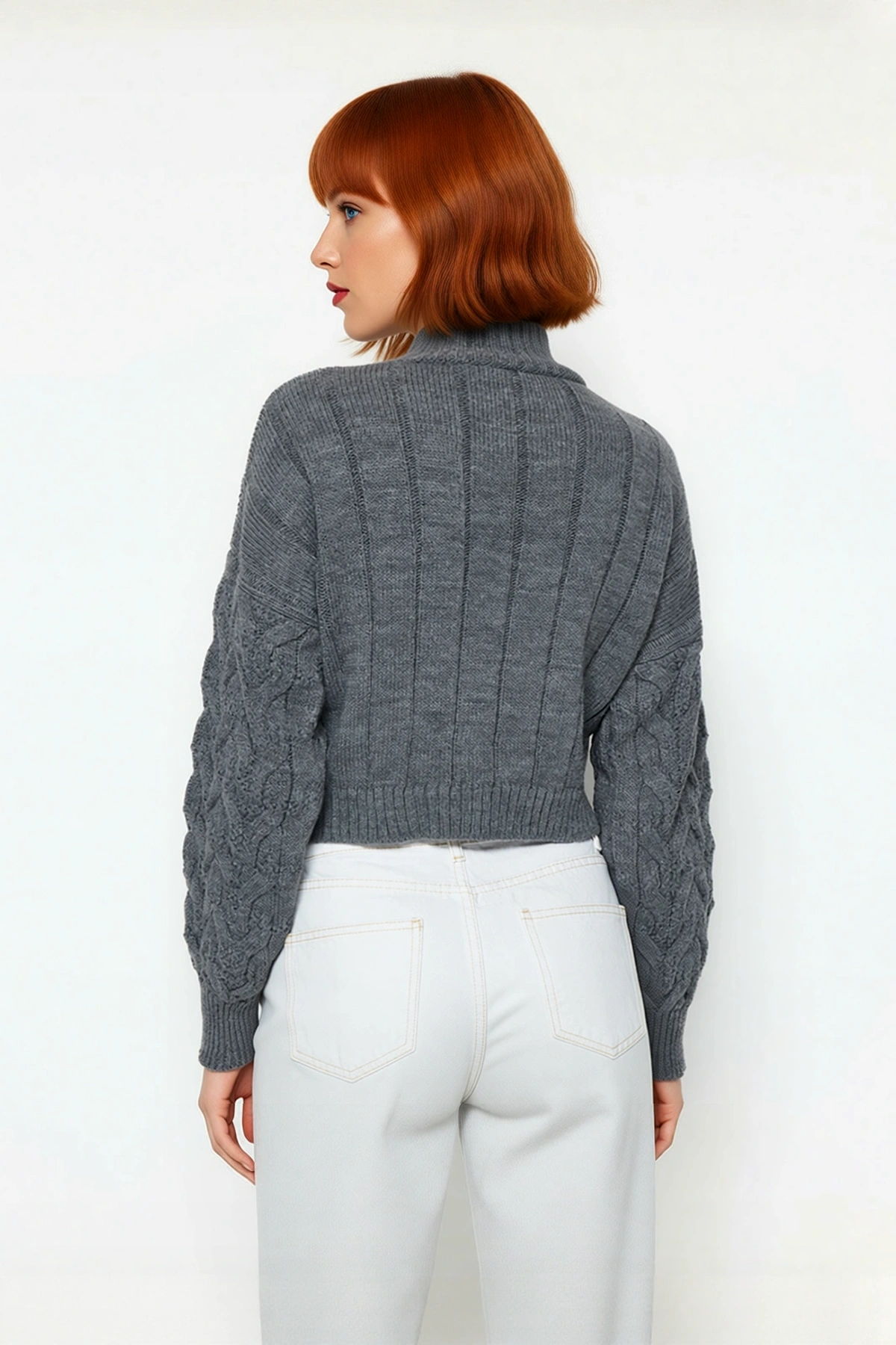 Kadın Oversize Saç Örgü Dik Yaka Triko Crop Kazak Kış Günleri İçin Konforlu Ve Şık Tasarım